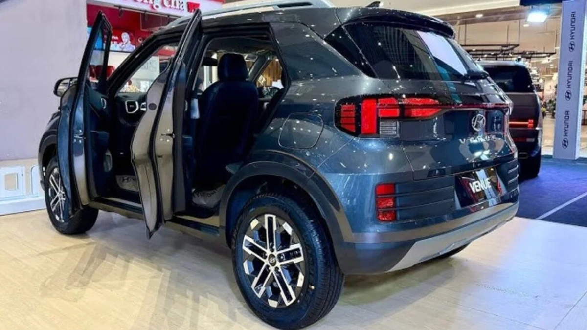 Hyundai Venue 2025 Launched – Bold New Design, Feature-Packed Cabin & Competitive Pricing