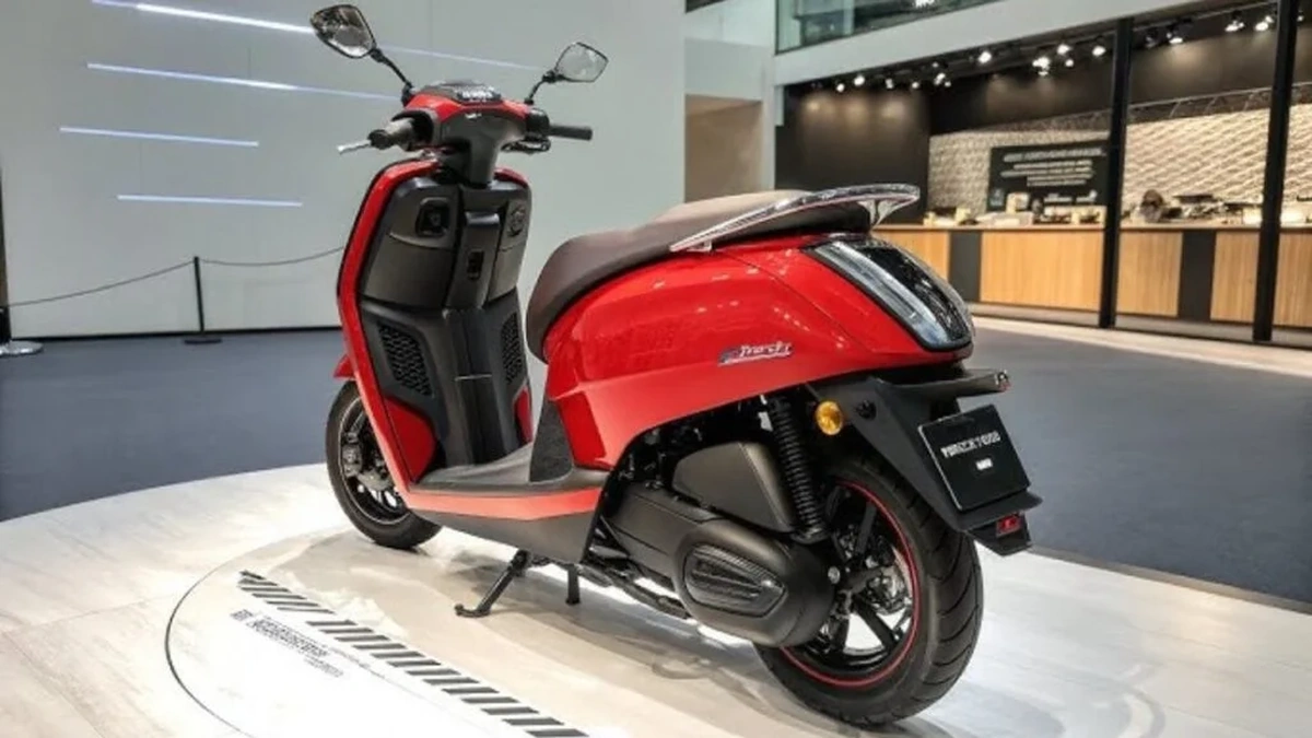 TVS Jupiter Electric 2025 Launched – 250 km Range, AI Smart Display & 3-Hour Fast Charge